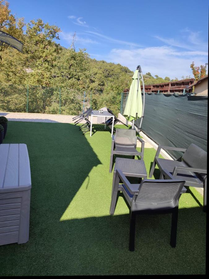 F1 Avec Un Espace Jardin Apartment Gattieres Exterior photo