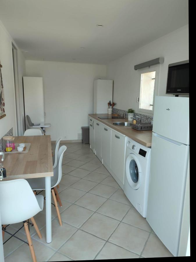 F1 Avec Un Espace Jardin Apartment Gattieres Exterior photo