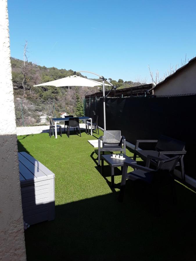 F1 Avec Un Espace Jardin Apartment Gattieres Exterior photo